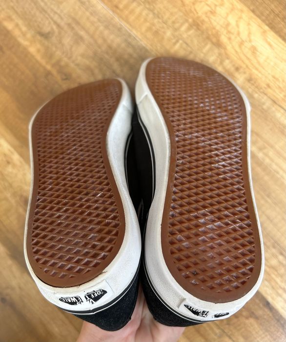 VANS buty unisex r.37 na 23,5 cm skóra zamszowa