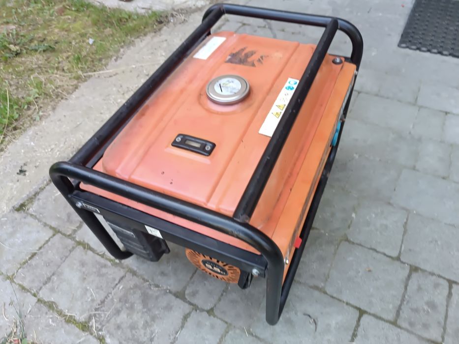 Бензиновий генератор 2200 вт