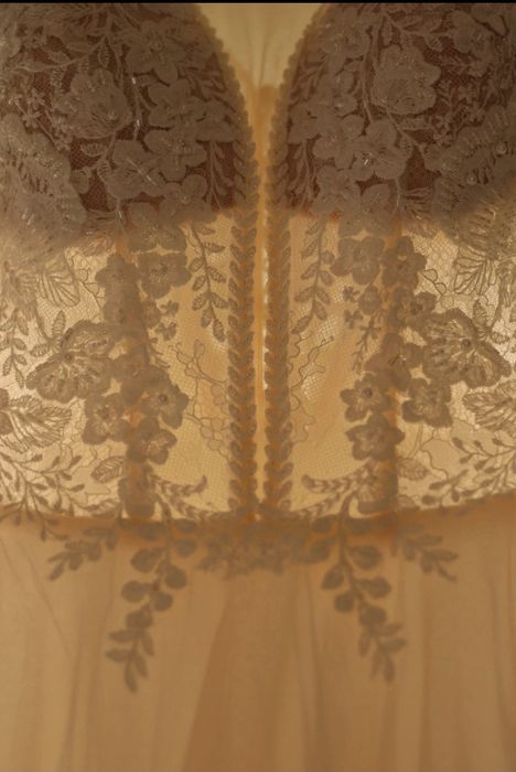 Kremowa Suknia ślubna