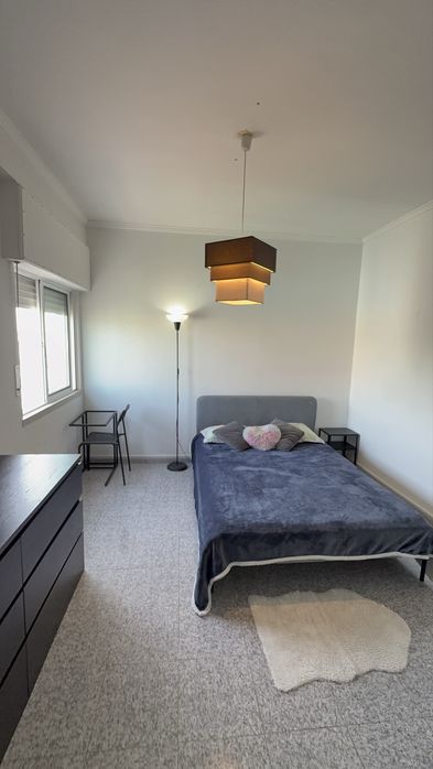 Quarto mobiliado na Moita (Margem Sul)