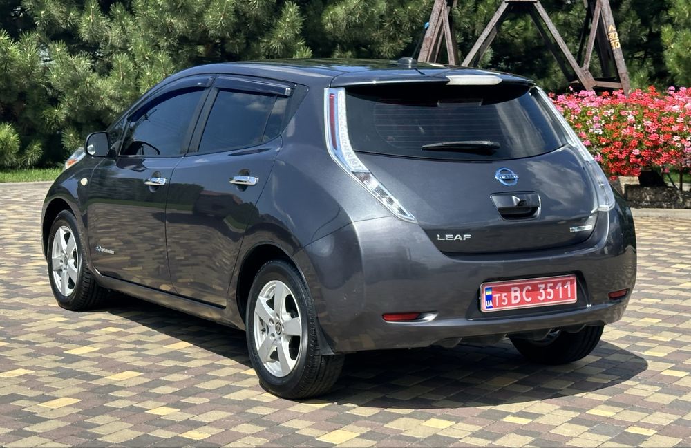 Nissan Leaf продається електромобіль Нісан Ліф в дуже хорошому стані, чистий , доглянутий , без технічних вкладень