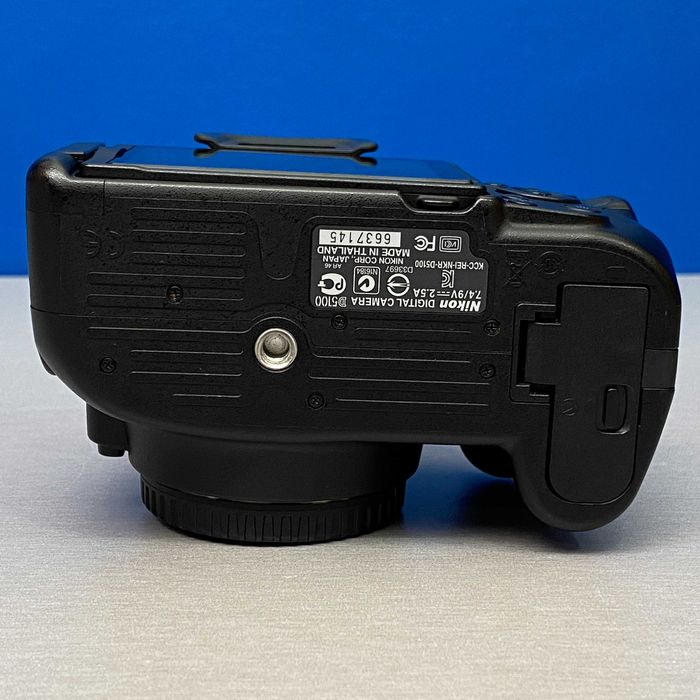 Nikon D5100 (Corpo) - 16.2MP