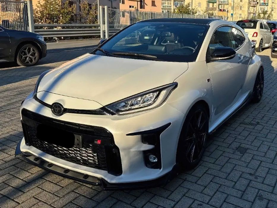 Toyota Yaris      2023