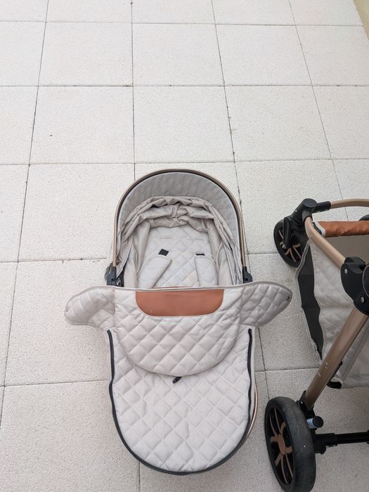 Carrinho bebé 3 em 1