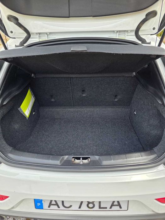 VOLVO V40 D2 2.0 R-DESIGN 12/2015