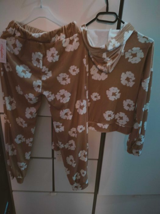 Nowy dres welur 152cm