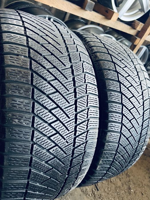 Шини Резина Зимові 23Рік 235 45 17 Continental ContiVikingContact6 2шт