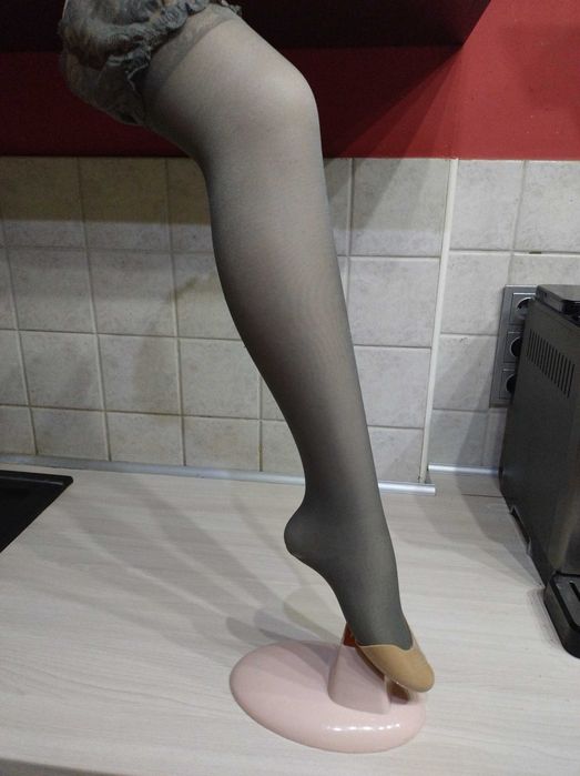 Pończoch samonośne z koronką w kolorze szarym - Firmy Marilyn