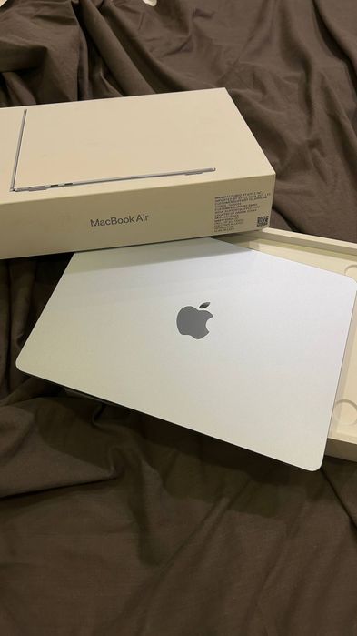Ноутбук MacBook Air 13.6 M4 16/ 256