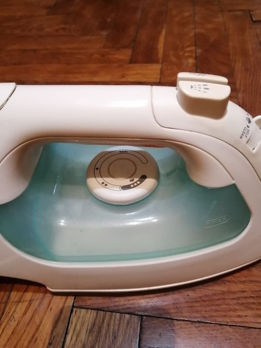 Праска утюг Ровента ефектив