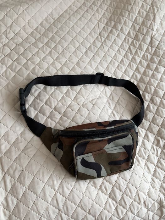 nerka saszetka biodrówka w motywie moro