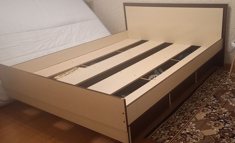 Продам кровать 1.6×2,0