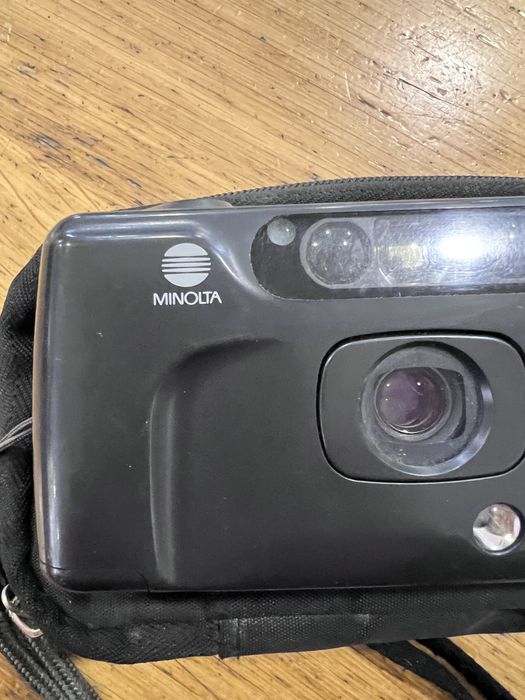 Câmara Analógica Minolta Riva Mini AF - Lente 34mm f/3.5