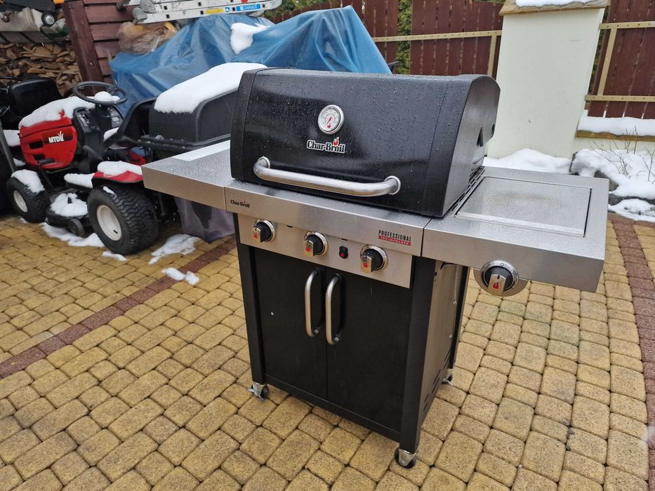 Grill gazowy char broil