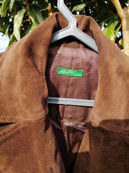 Casaco pele Benetton, cava/cava 0.59cm, altura 0.88cm