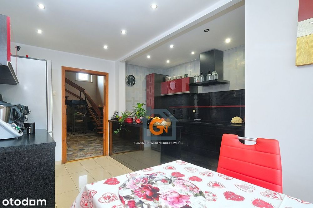 Sprzedam 7 pokojowy dom w super lokalizacji 300m2