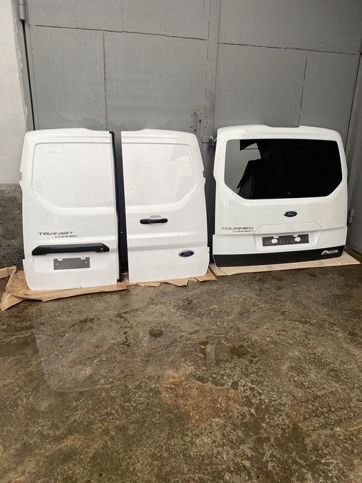 Коышка багажника, задние двери Ford Connekt 2014-2019