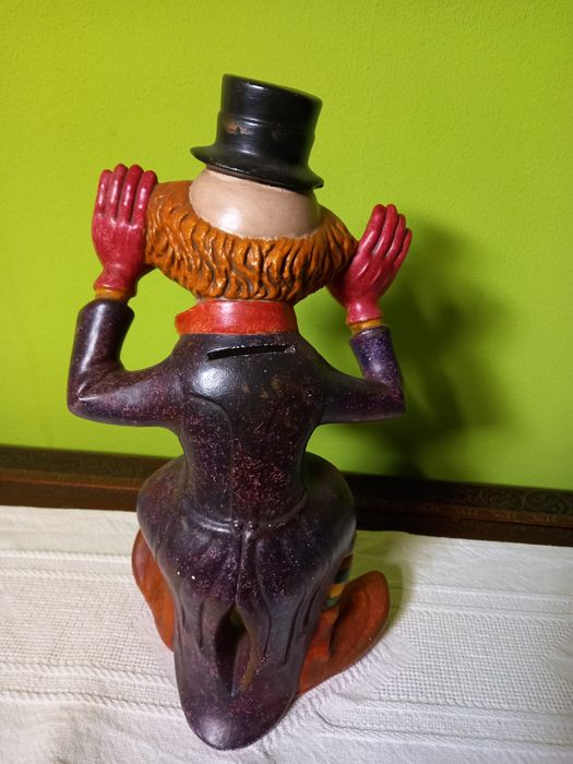 Vendo Mealheiro pintado à mão  em cerâmica!