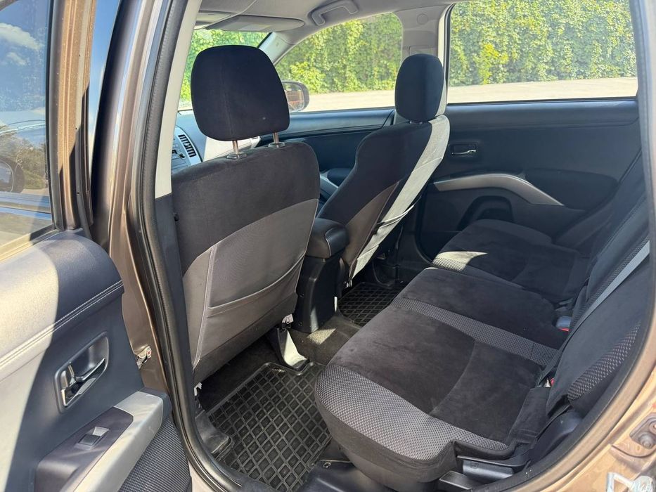Mitsubishi Outlander XL 2012 року