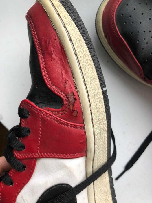 Air Jordan 1 Mid Chicago Black Toe