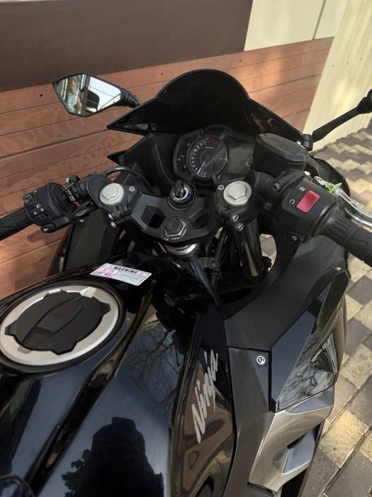 Мотоцикл Kawasaki Ninja 400 2018 рік