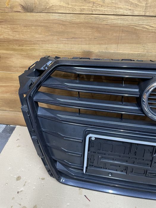 Решітка радіатора Audi A4 B9 16-19 Sline