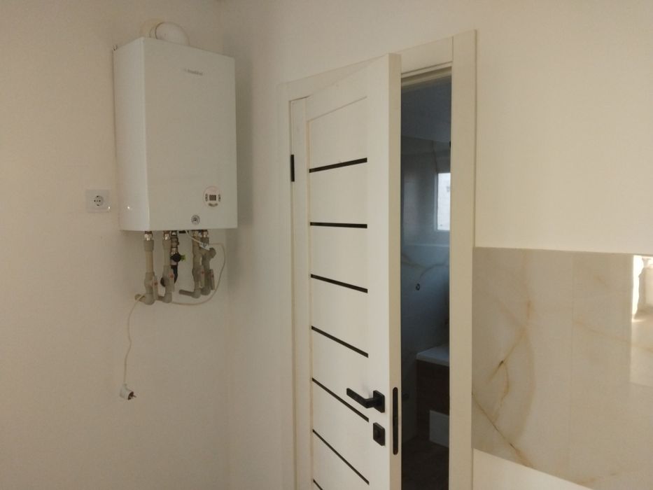 Продаємо 1 к квартиру з ділянкою у Сваляві  Закарпатської