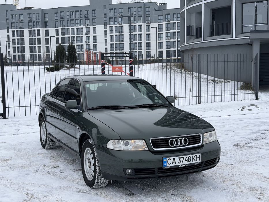 Audi A4 1.6  на Автоматі