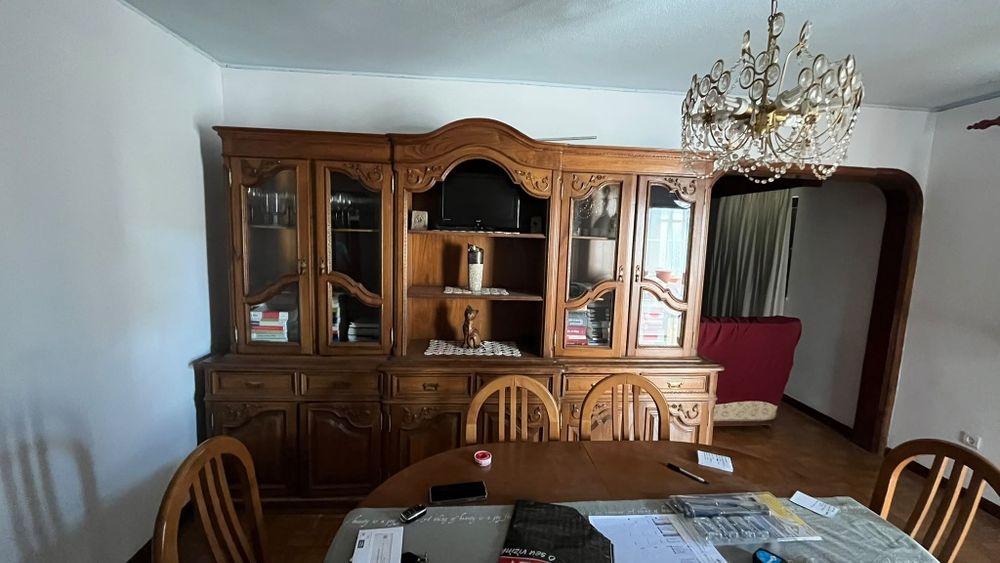 Móvel sala com 2 módulos madeira e vidro