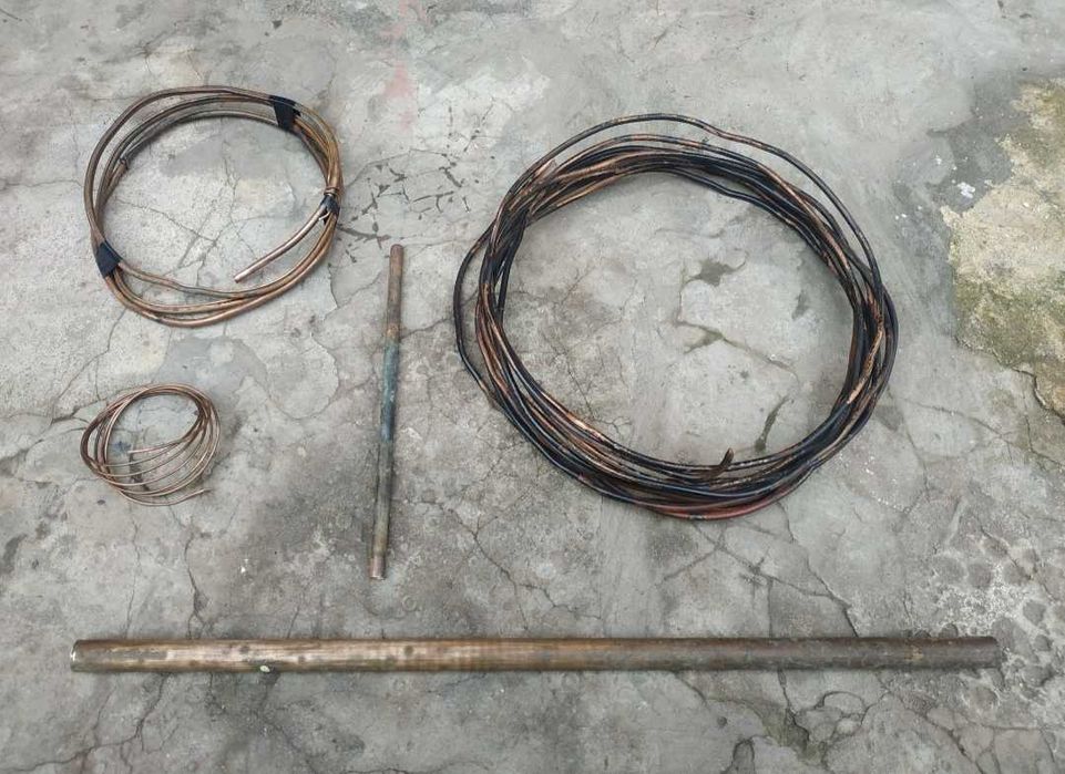 Трубка медная с холодильника.