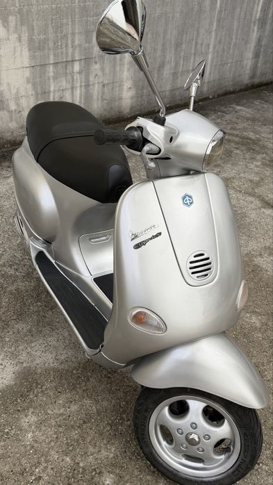 Vespa et4 150    scooter