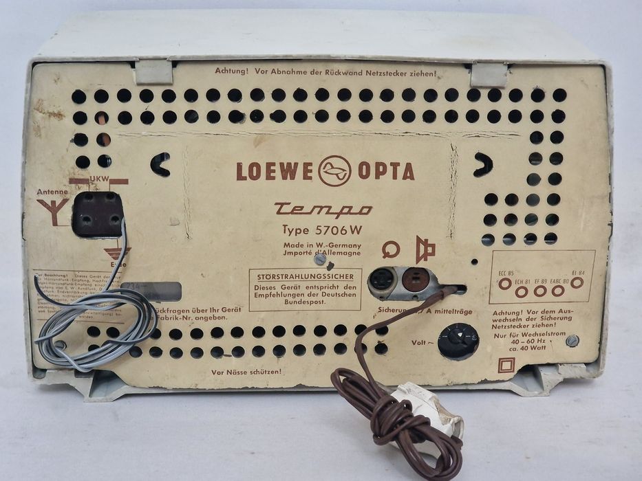 Rádio antigo reparado Loewe-Opta