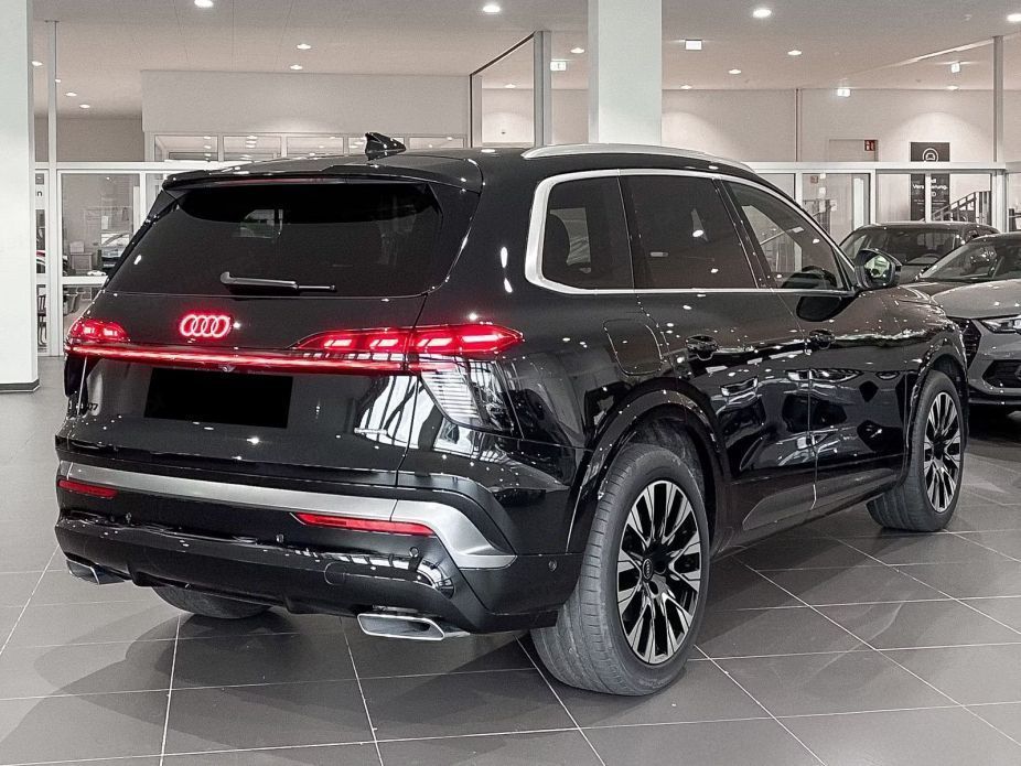 Audi Q7 3.0 TDI quattro S line (245 KM) Dach panoramiczny + wariant 7 osobowy
