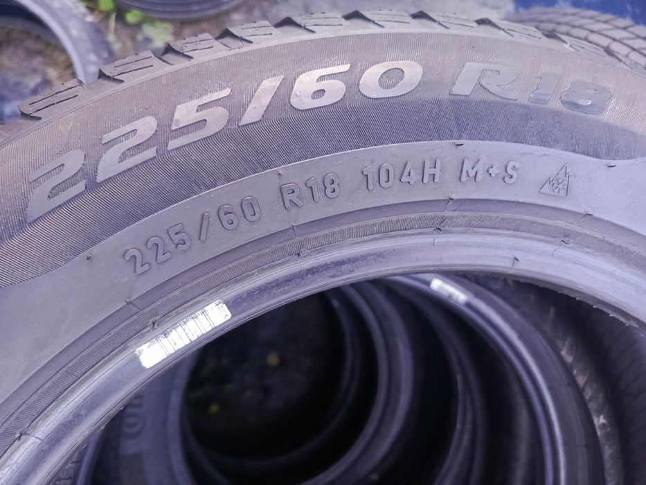 Sprzedam bardzo ładne opony Pirelli 225/60 r18