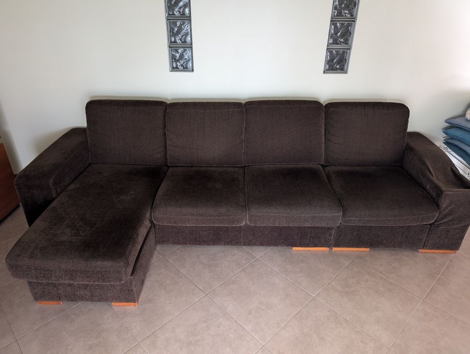 Sofá chaise long castanho escuro