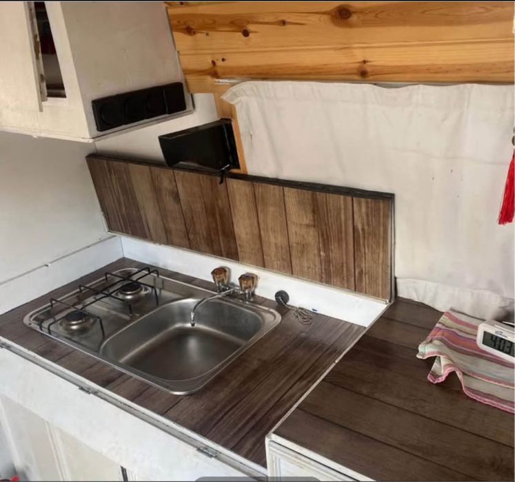 Renault Trafic legalizada como caravana 6 lugares sentados com conduto