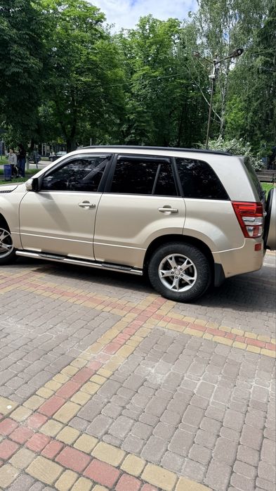 Продам Suzuki granb vitara 2.0 2009 сузукі
