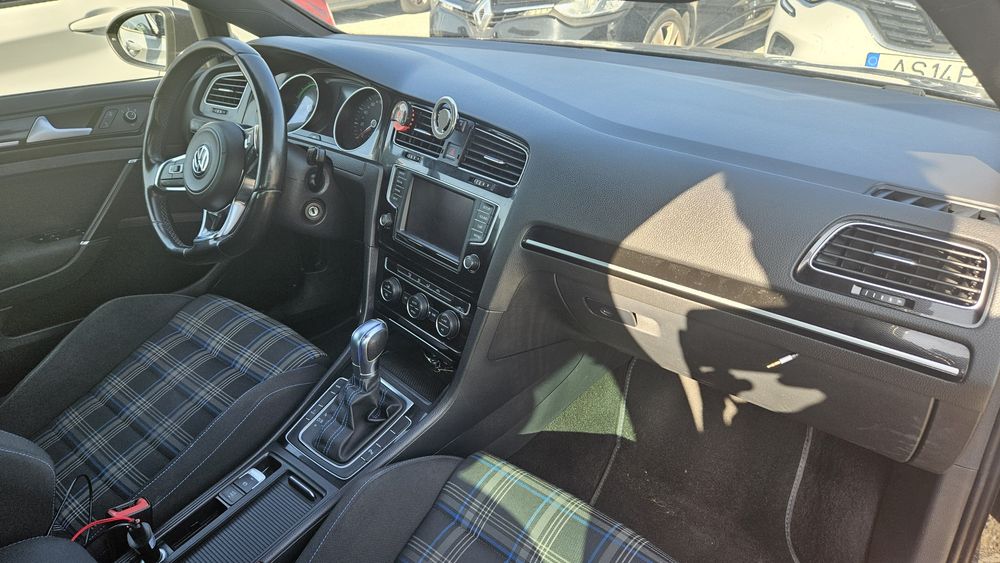 Volkswagen Golf GTE 1.4 Hibrido plug in aceito troca por Mini, fiat500