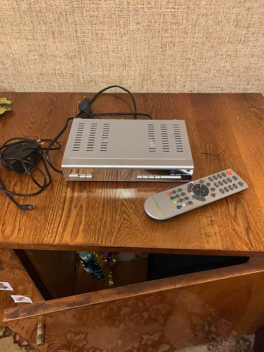 тюнери до супутникових антен