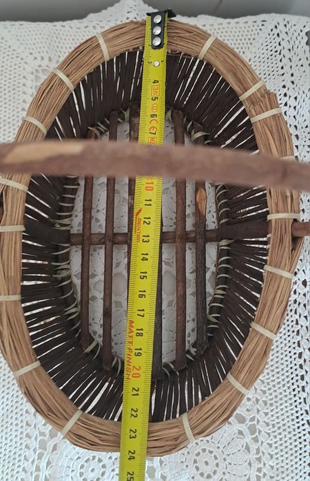 Cesta em madeira oval