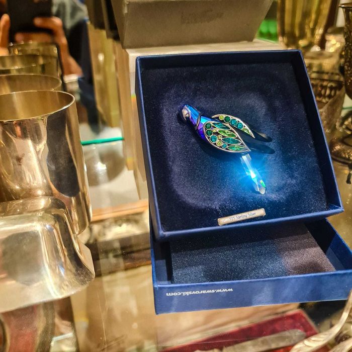 Broche Swarovski “Parrot”Prata 925 Cristais Azuis/Verdes–Ed. Col. 2004
