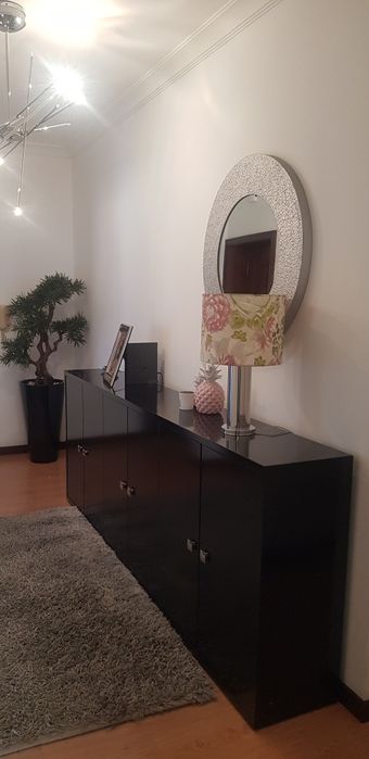 Sapateira lacada a cor preto