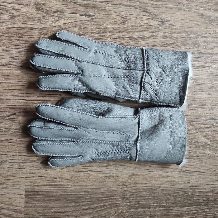 Теплі на овчині рукавички перчатки.