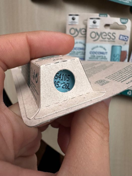 Гігієнічна помада-блиск OYESS, Alverde