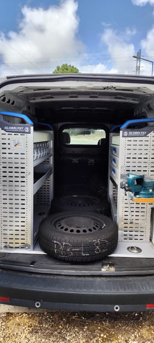 Equipamento de Oficina para Carrinha Sortimo Globelyst + Torno Mecânico