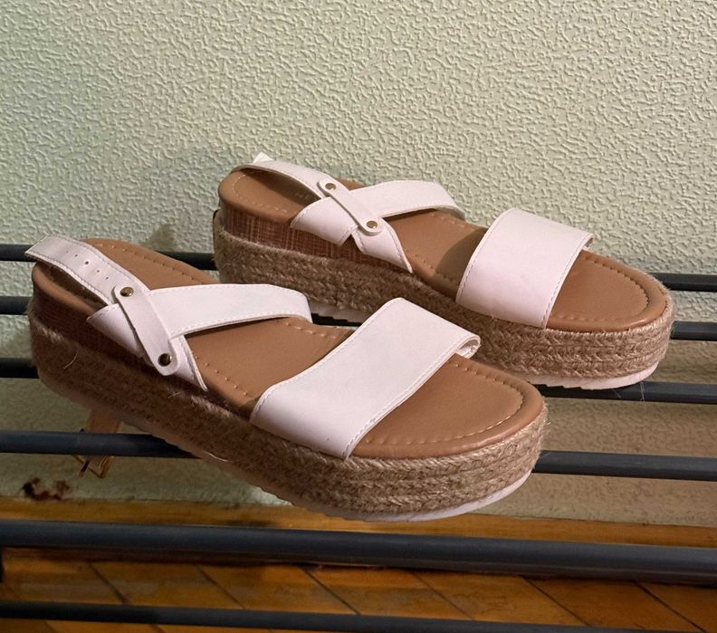 Босоніжки 39 розмір