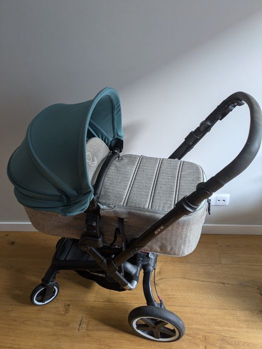 Carrinho Rider Jané com alcofa, ovo e carro de passeio