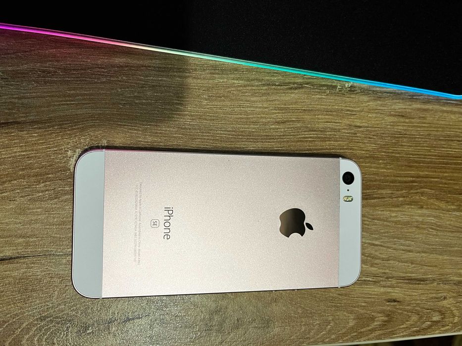 Продам Iphone SE rose gold 32gb
