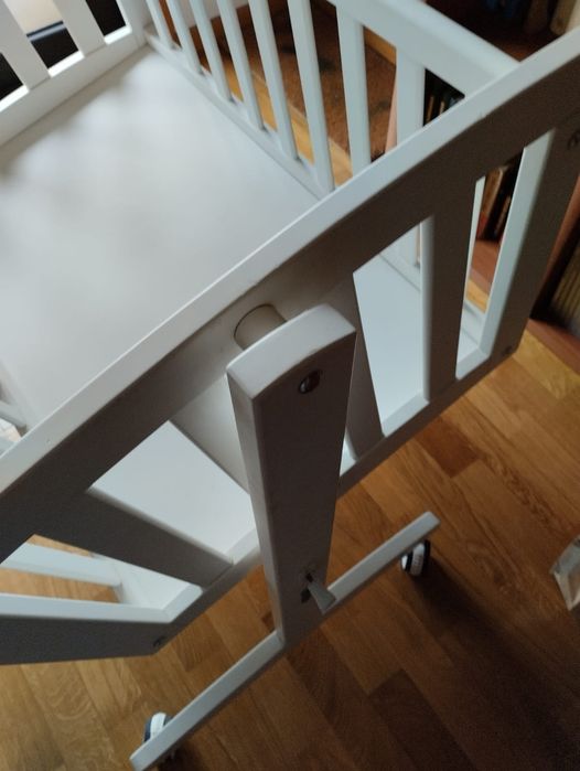 Berço para bebé branco