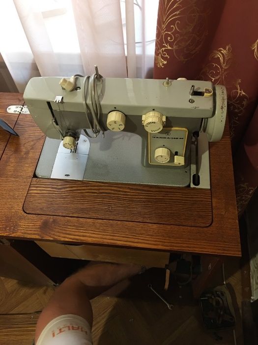 машинка швейная "Чайка -142М"